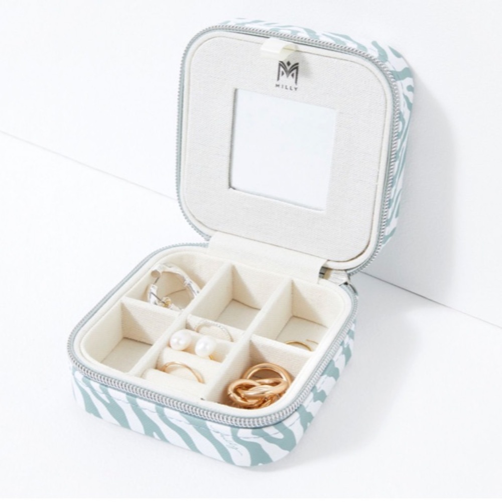 NWOT Jewelry Case